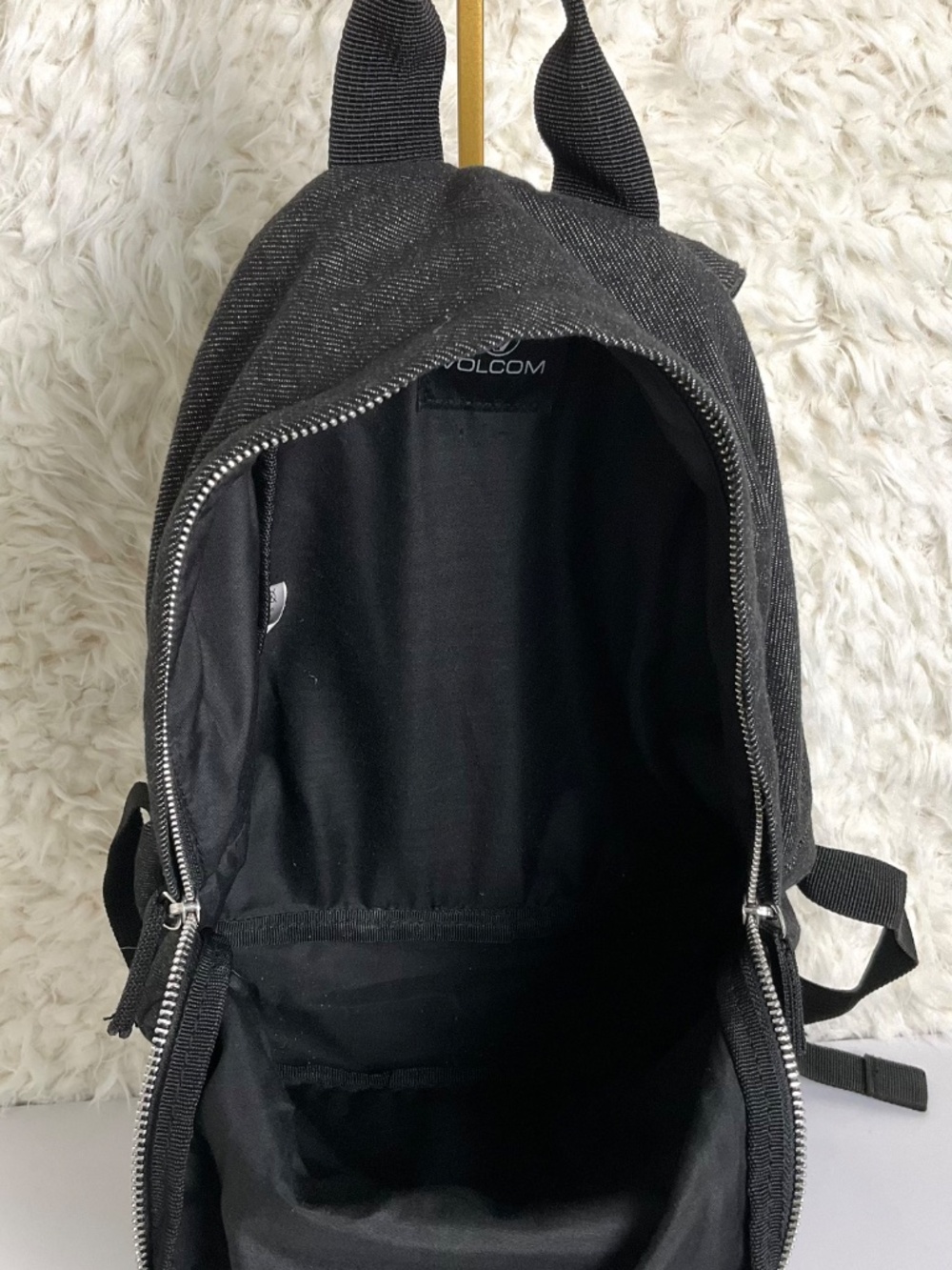 VOLCOM WOMEN'S MINI BACKPACK! - Picture 12 of 13